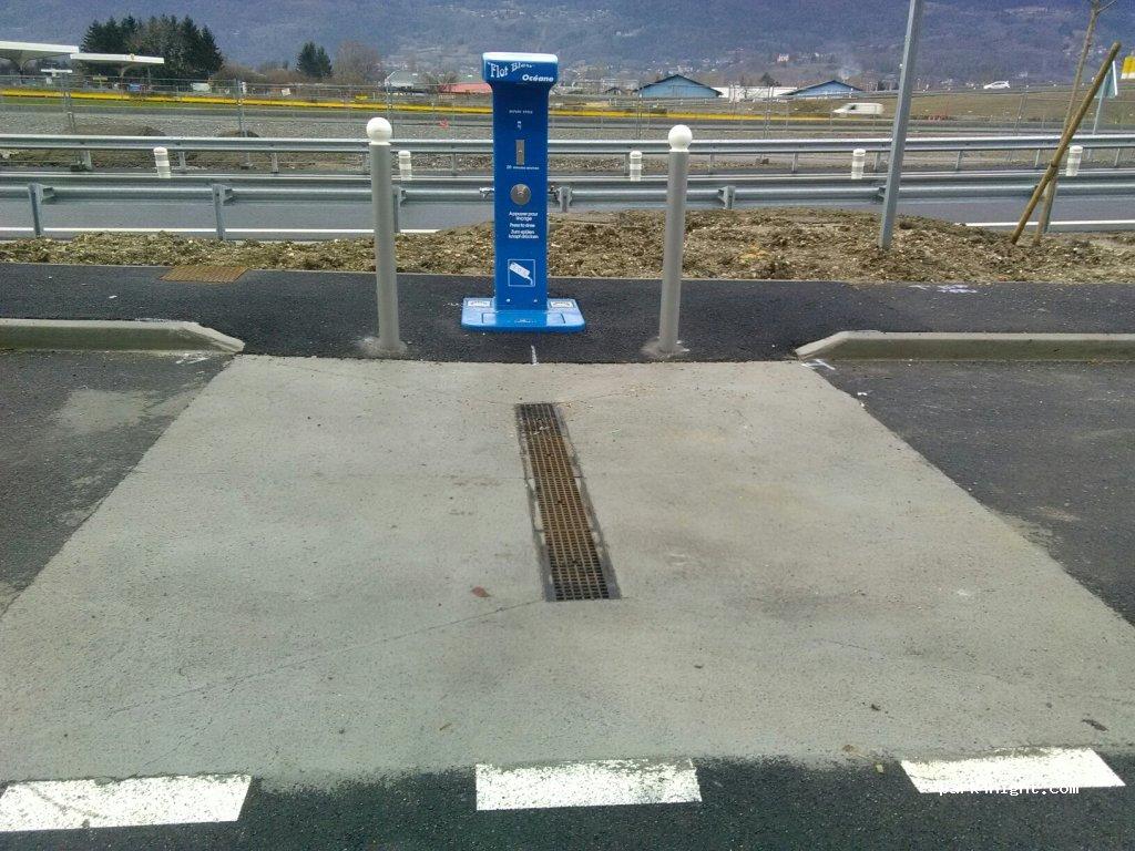 Aire de service camping car 74130 Bonneville - Foto 4