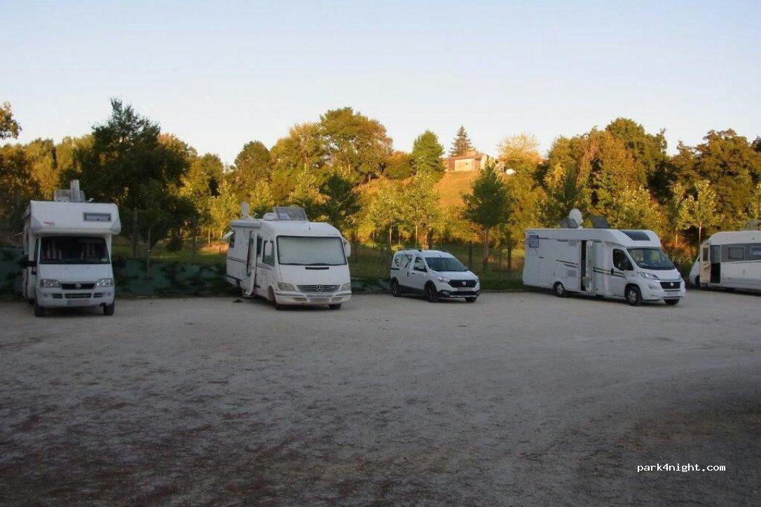 Aire de camping-cars de Montguyon - Foto 6