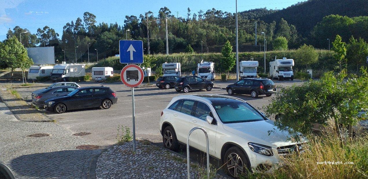 Área de Autocaravanas Miranda do Corvo - Foto 4