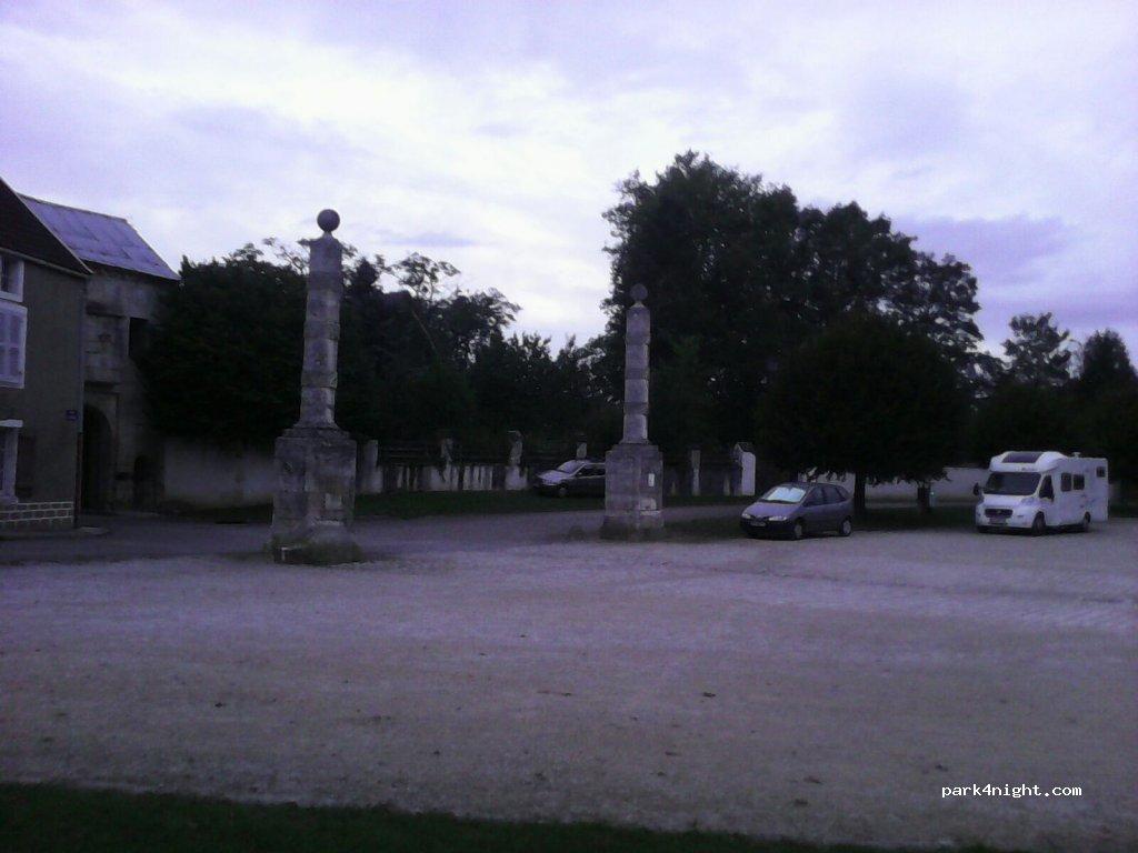 Camperplaats Nuits - Foto 2