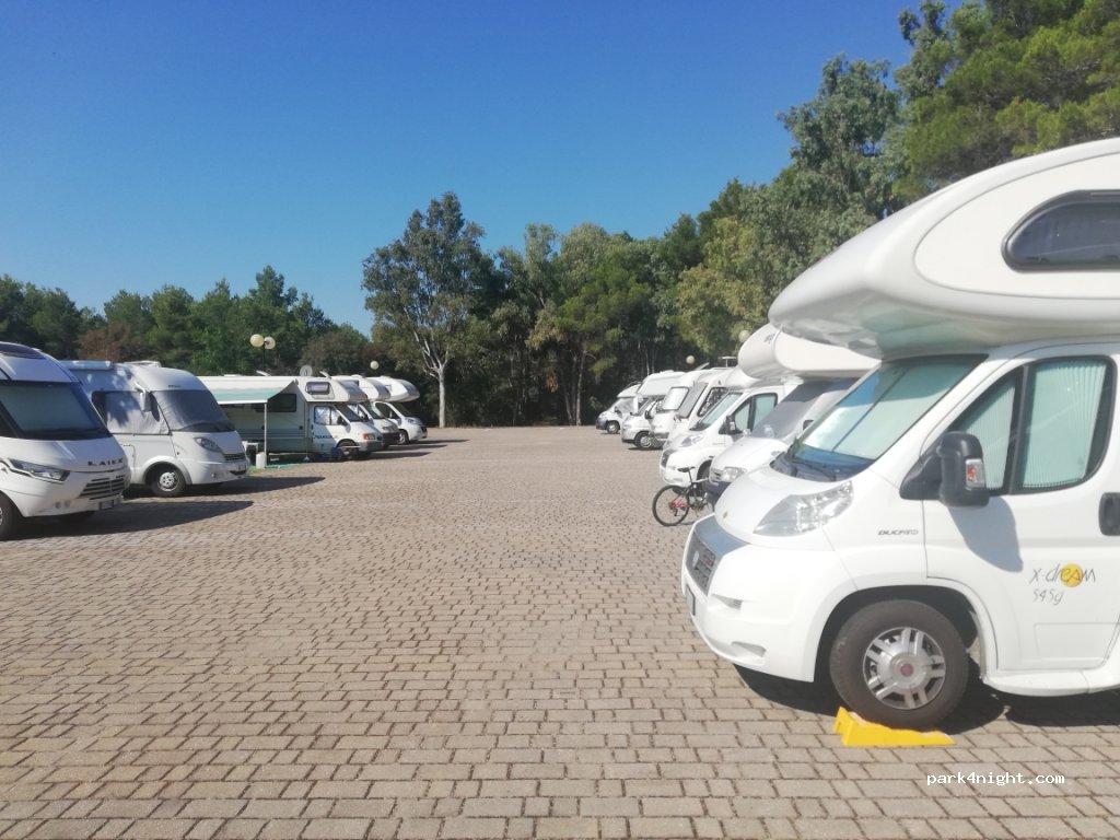 Area Sosta Camper "Siris"
