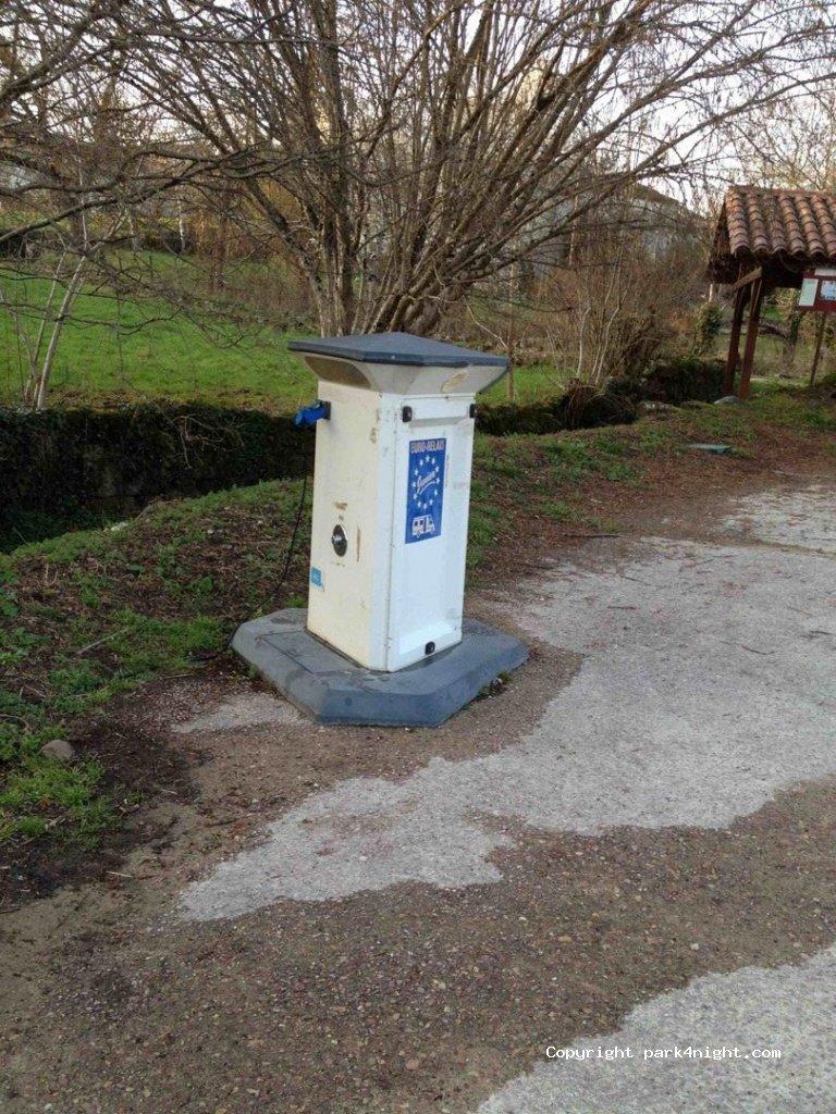 Aire de camping-car CARDAILLAC - Foto 6