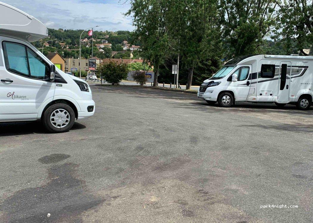 AREA CAMPER SARLAT LA CANEDA (48 H) - Foto 4