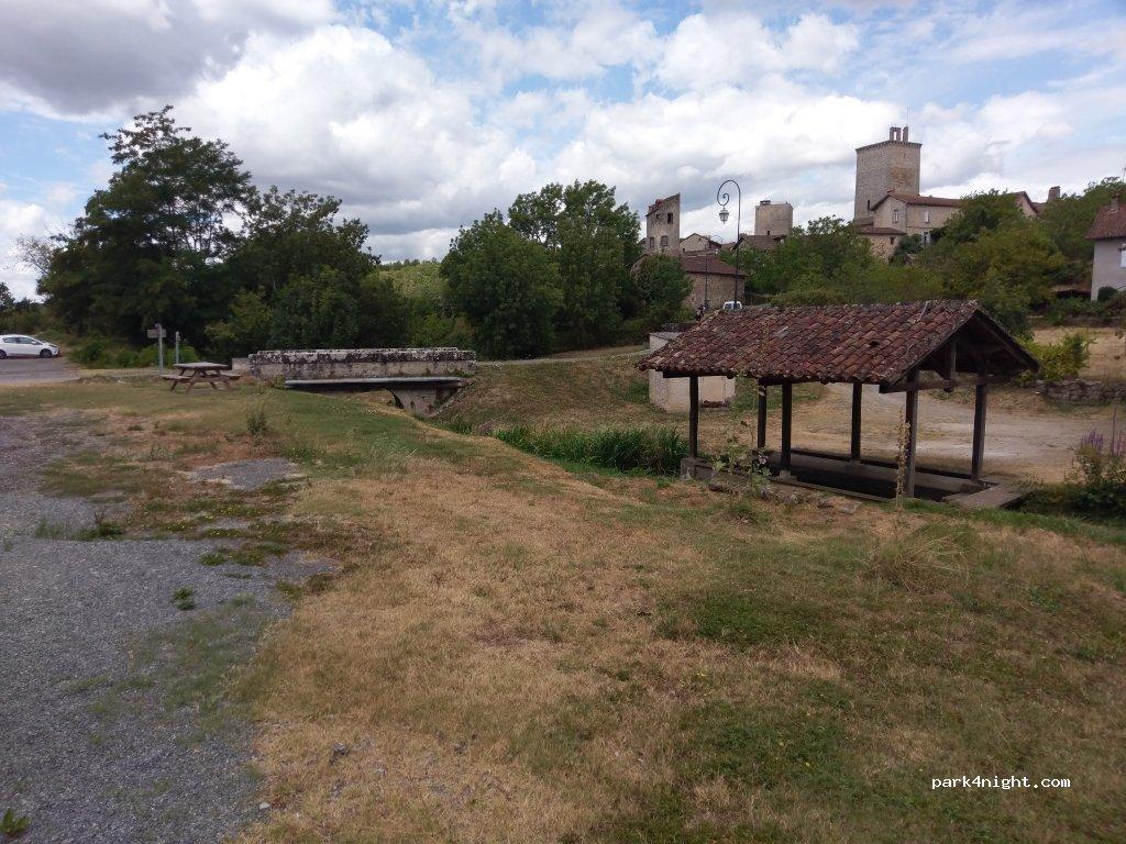 Aire de camping-car CARDAILLAC - Foto 7