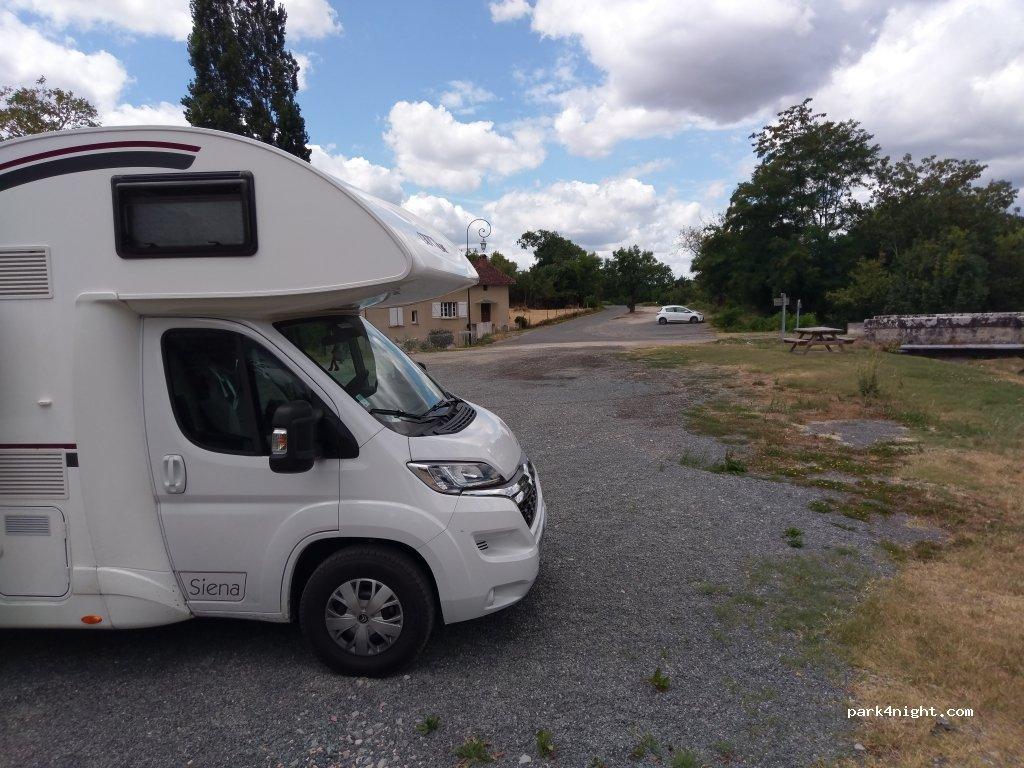 Aire de camping-car CARDAILLAC - Foto 3