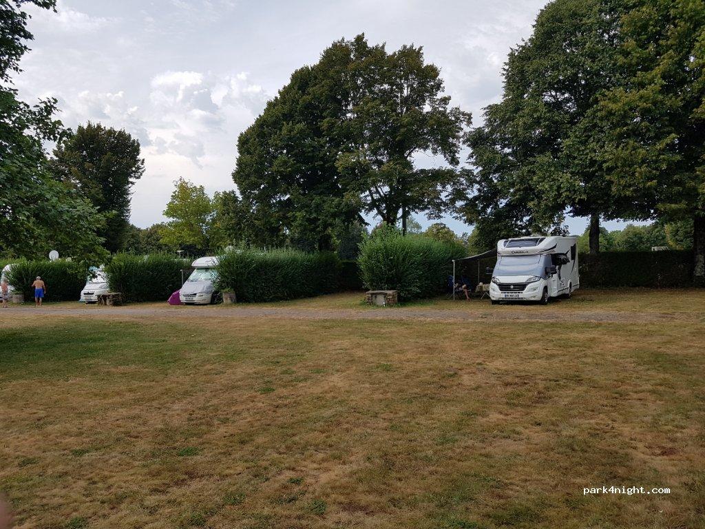 Aire de camping-car LACROIX BARREZ - Foto 6