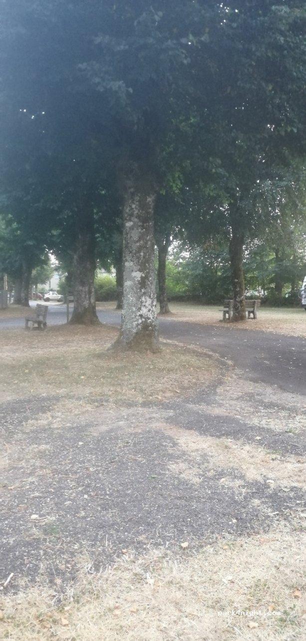 Aire de camping-car LACROIX BARREZ - Foto 4