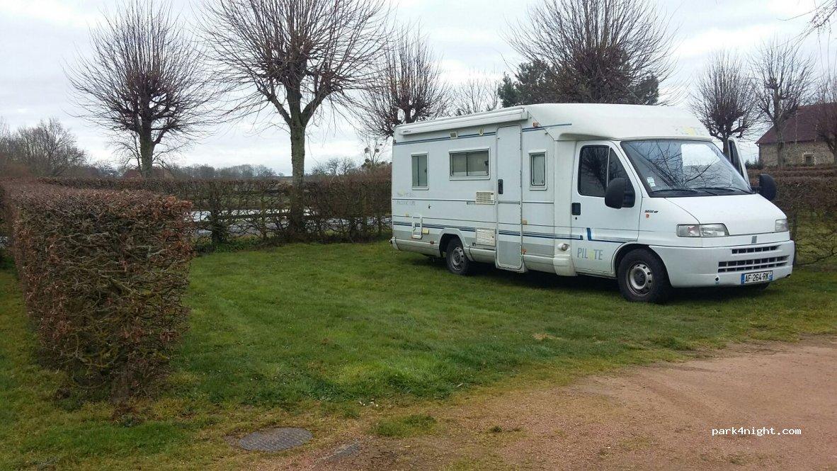 Aire de camping-car municipal Archignat - Foto 4