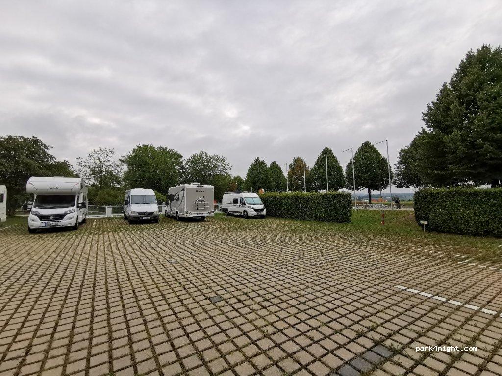 Wohnmobil- und Wohnwagenstellplatz Kaiser Therme - Foto 2