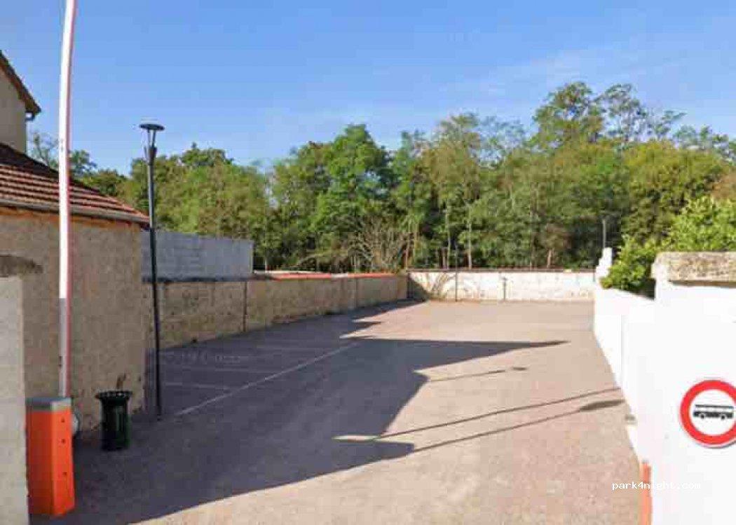 Aire de camping-car AINAY LE VIEIL