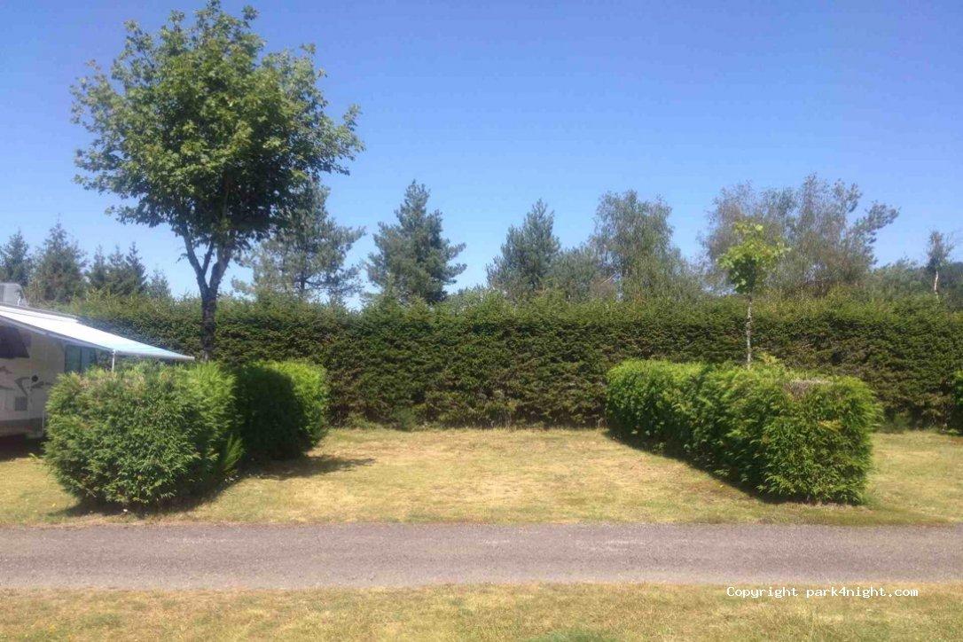 AIRE CAMPING-CAR PARK de MURAT LE QUAIRE - Foto 2