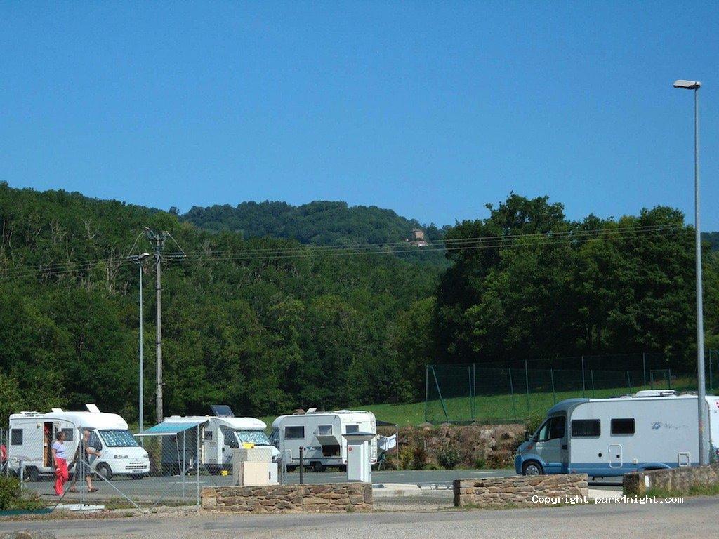 Aire de camping Car Najac - Foto 4