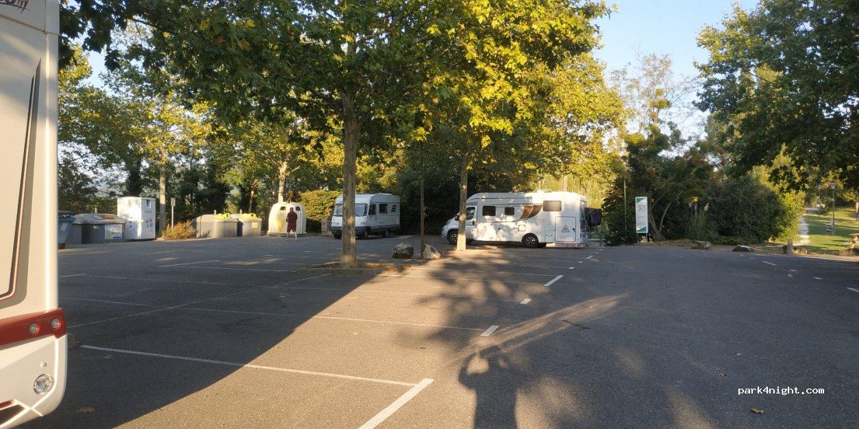 Aire de camping-car CHAROLS