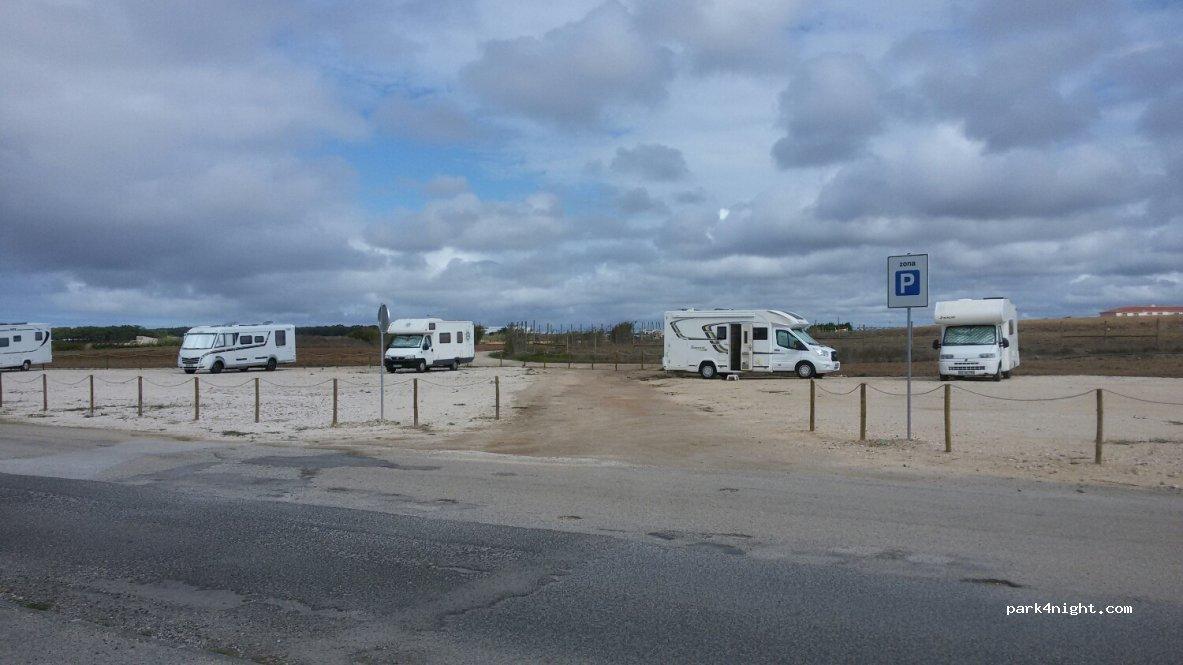 Camper parking Atouguia da Baleia - Foto 3