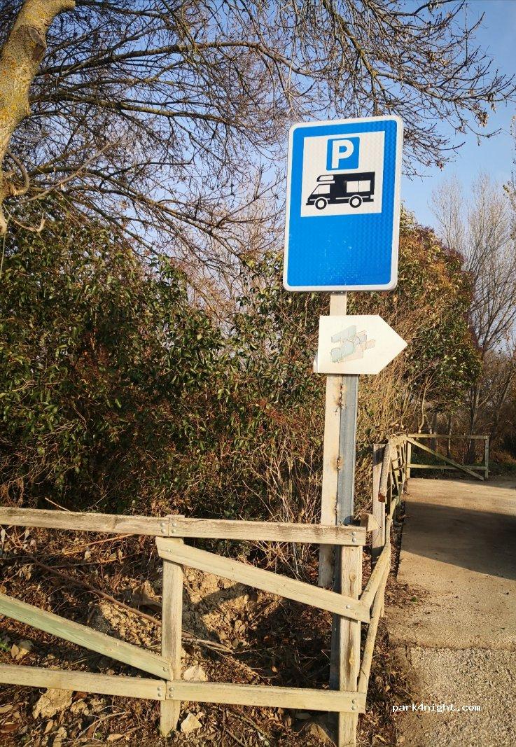 Servicios aparcamiento de caravanas (vaciado y llenado) - Foto 2