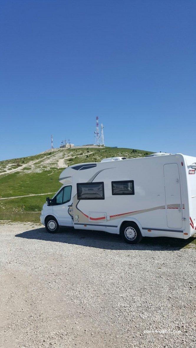 [AirePark] Aire de camping car St Etienne les Orgues - Foto 4