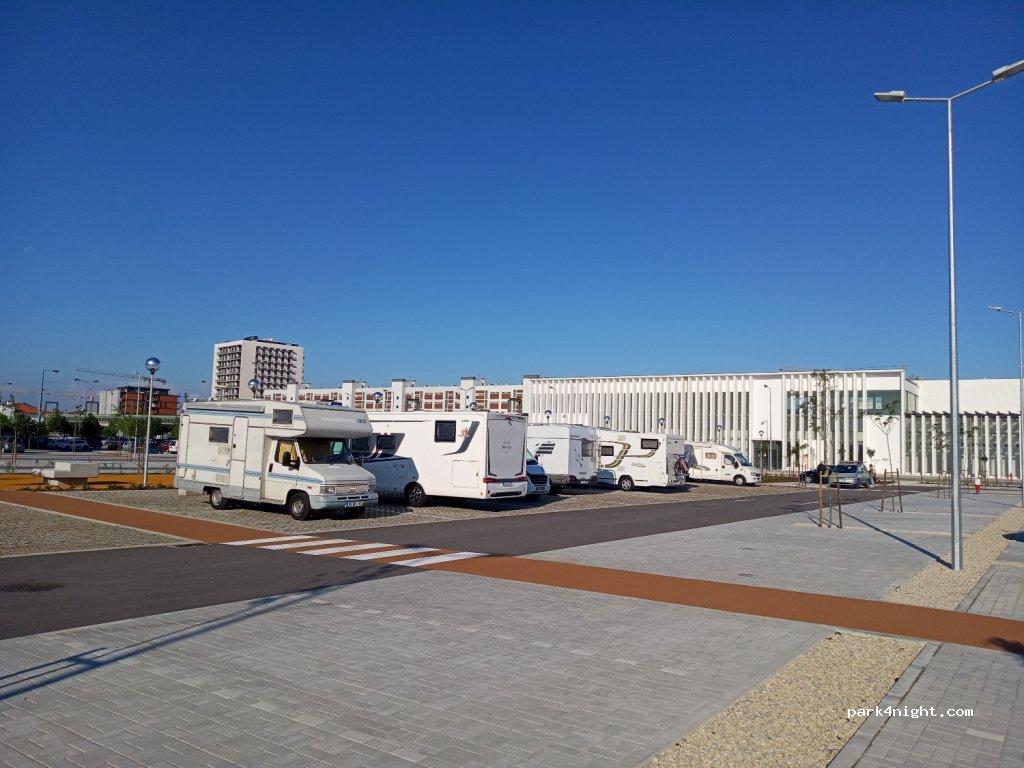 Area sosta camper con carico e scarico acque - Foto 3