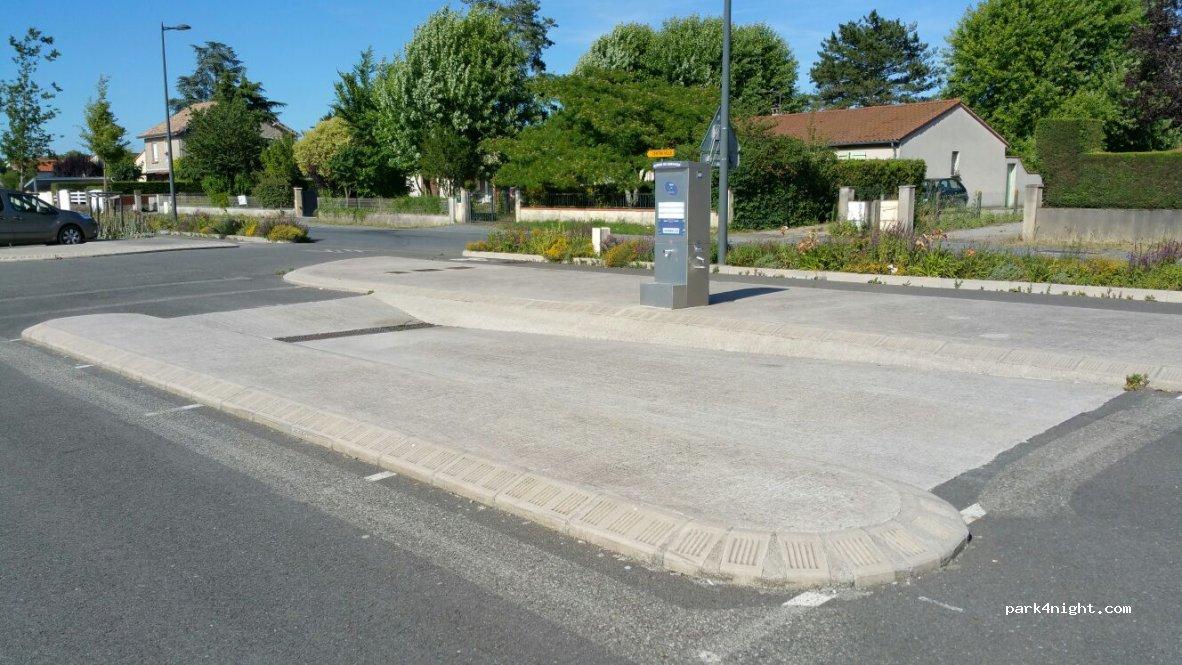 Aire de camping-car RIVIERES - Foto 2