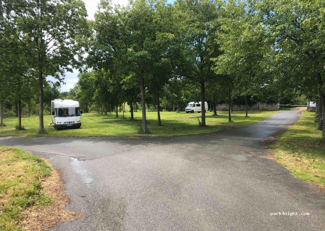 Aire CAMPING-CAR PARK de Villebernier - Foto 7