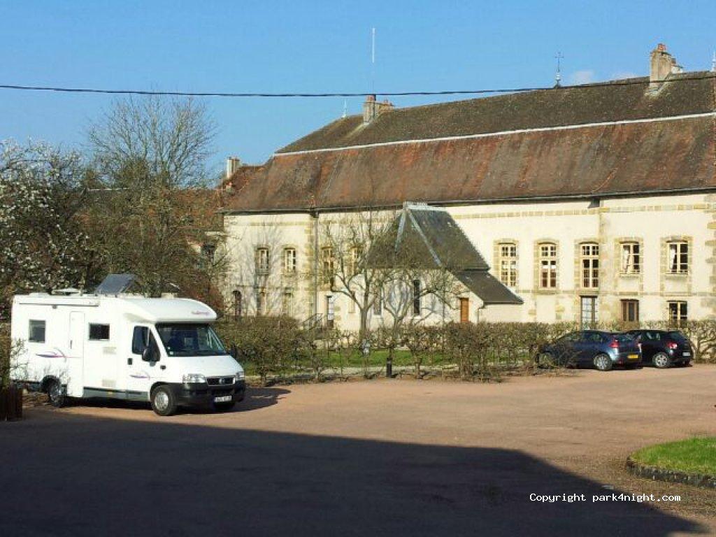 [AirePark] Aire pour camping-cars Arnay-le-Duc