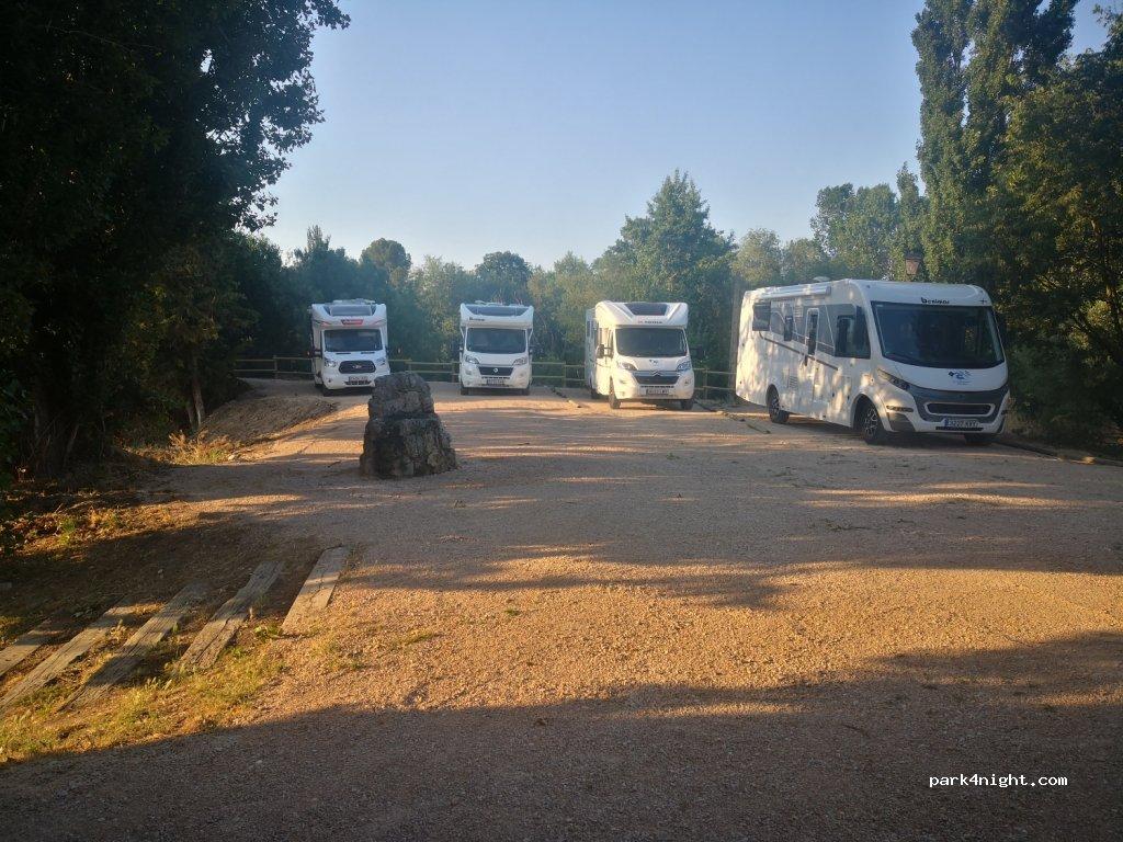 Servicios aparcamiento de caravanas (vaciado y llenado) - Foto 4