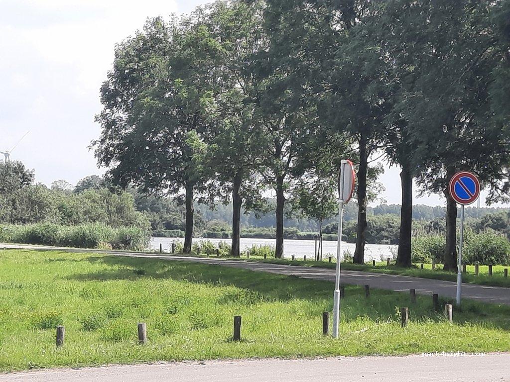 Camperplaats parking Bernisse - Foto 3