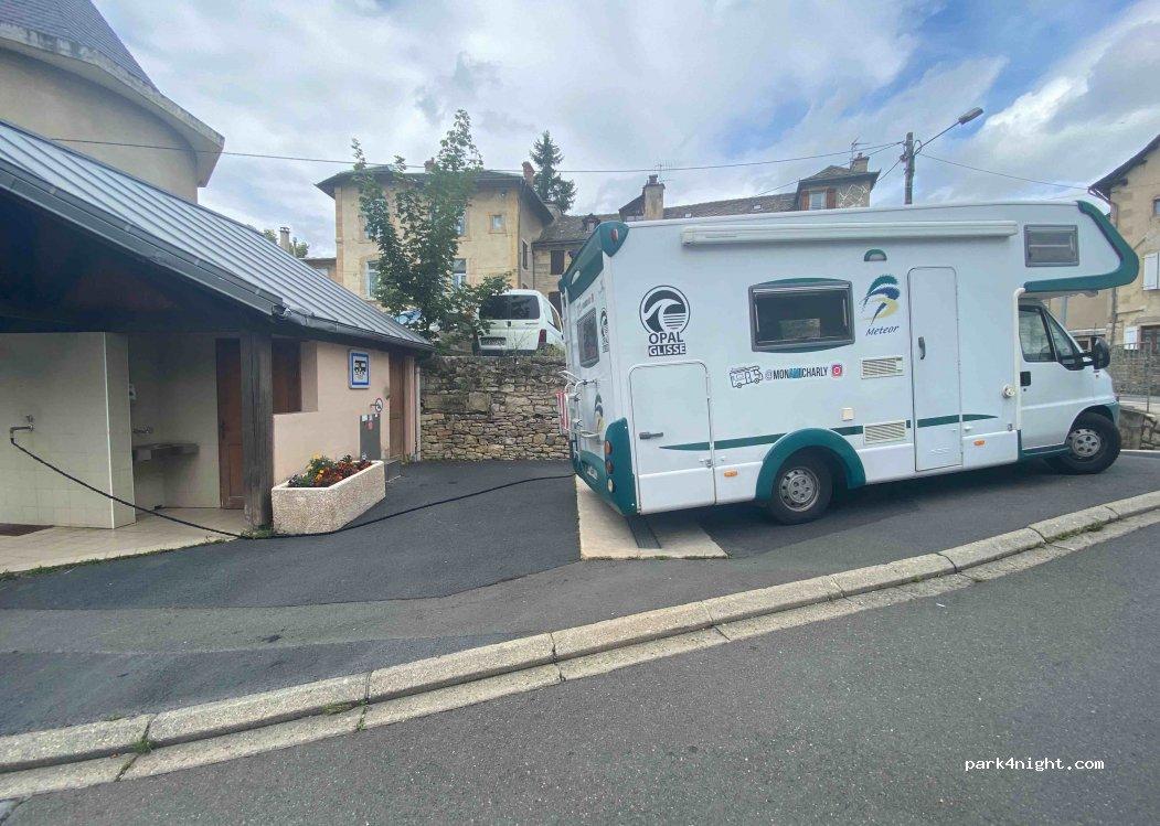 Parking pour camping-car avec service