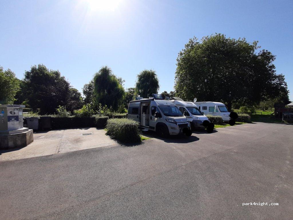 Aire de camping-car HEROUVILLETTE - Foto 3