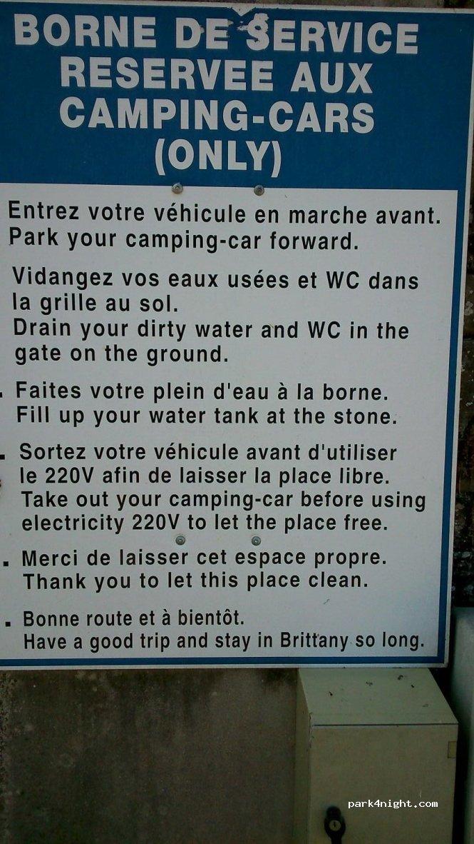 Aire de camping-car La Roche-Derrien - Foto 2