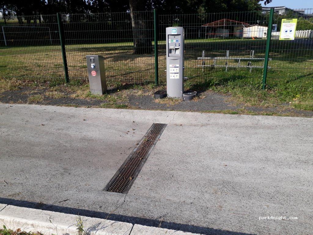 Aire de camping-car BEAUPREAU A MAUGES - Foto 2