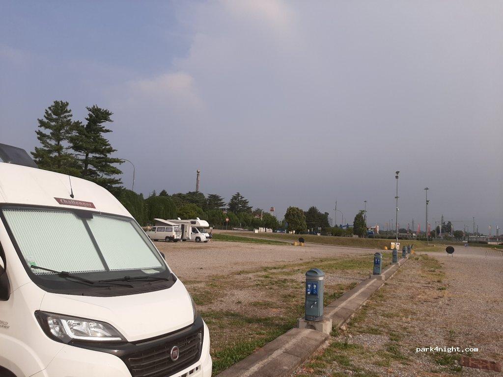 Area Sosta Leolandia - Foto 3