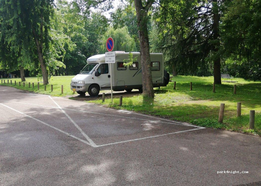 Camperplaats Guérigny - Foto 7