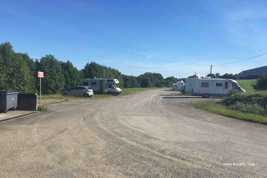 Área de autocaravanas Lannemezan - Foto 4