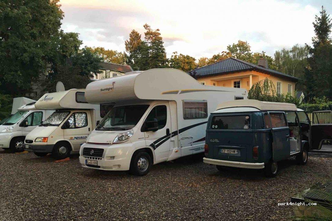 RV parking Berlin - "Historical Fährhaus" - Foto 4