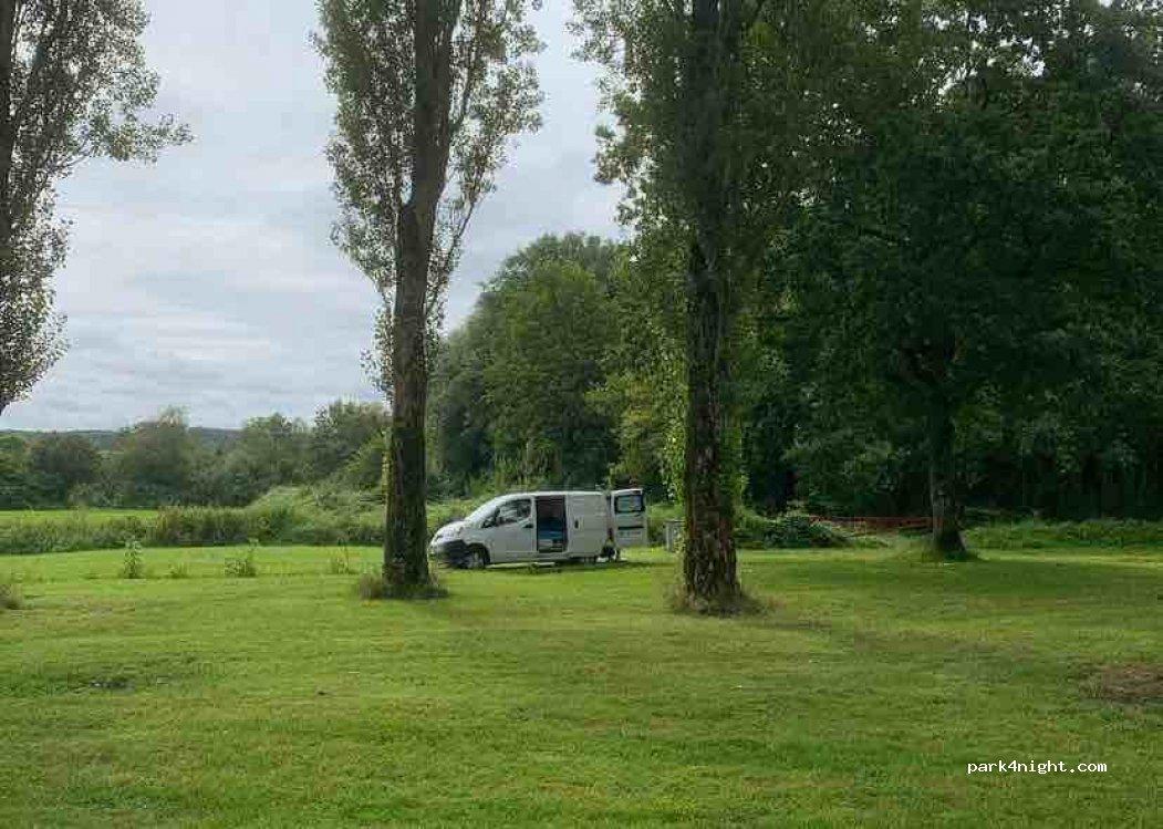 Aire camping-cars Mesnil-Saint-Père - Foto 3