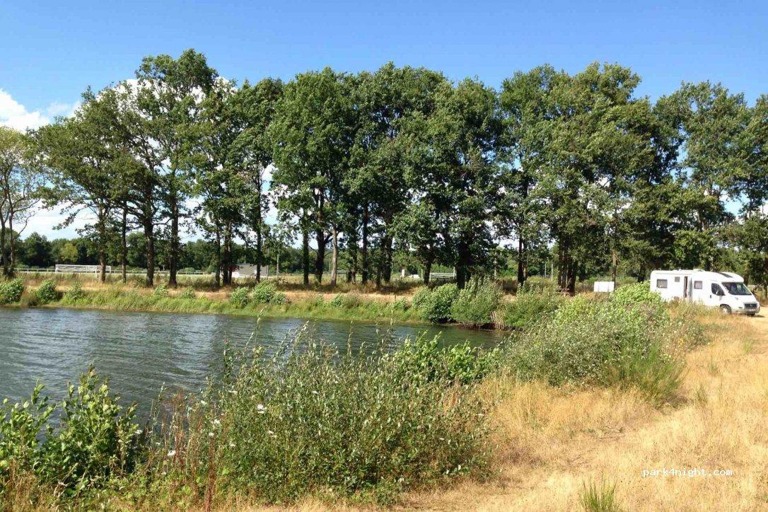 Area CAMPING CAR PARK BAZOUGES-CRE SUR LOIR - Foto 3