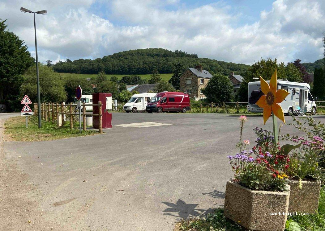 Aire de camping-car de Saint-Rémy-sur-Orne - Foto 4