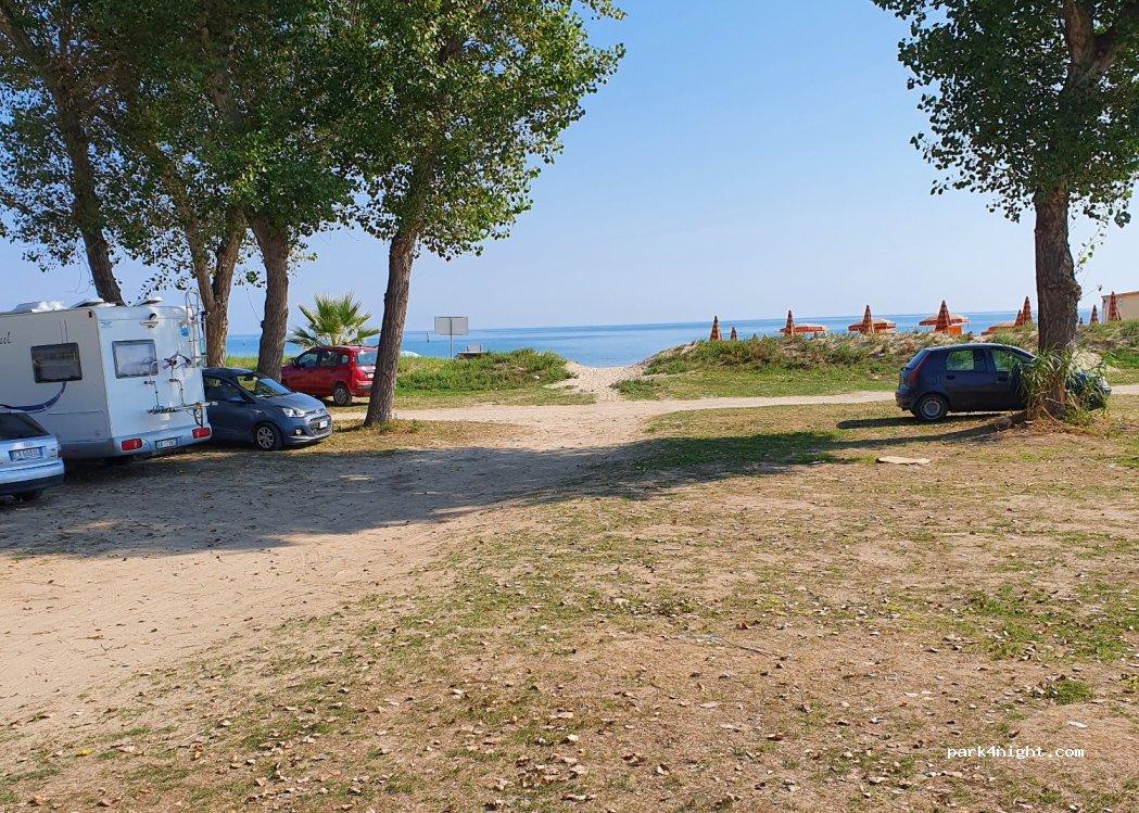 Area di sosta per camper 64026 Roseto degli Abruzzi TE - Foto 2