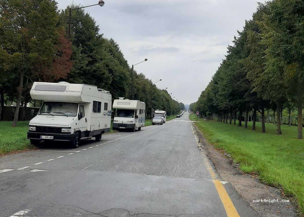 Area Sosta Camper Parcheggio H24 78000 Versailles