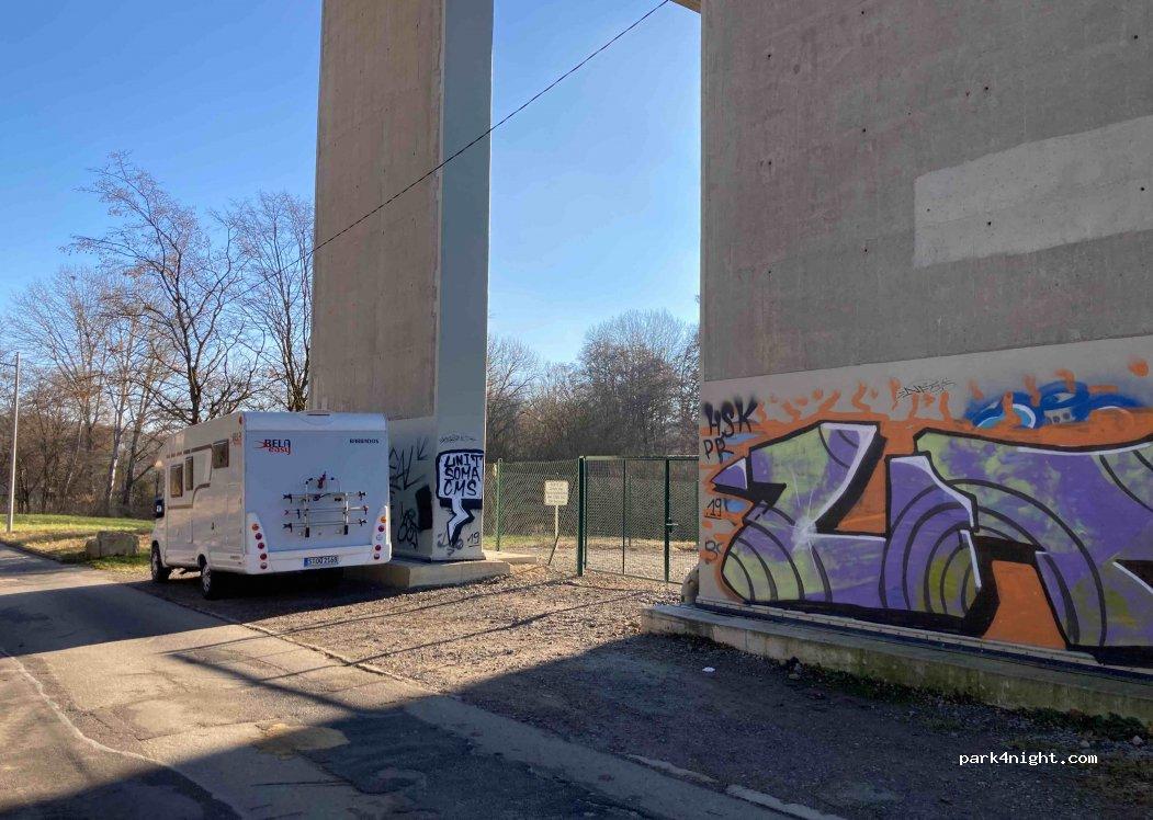 Wohnmobilstellplatz an SI Centrum - Foto 2