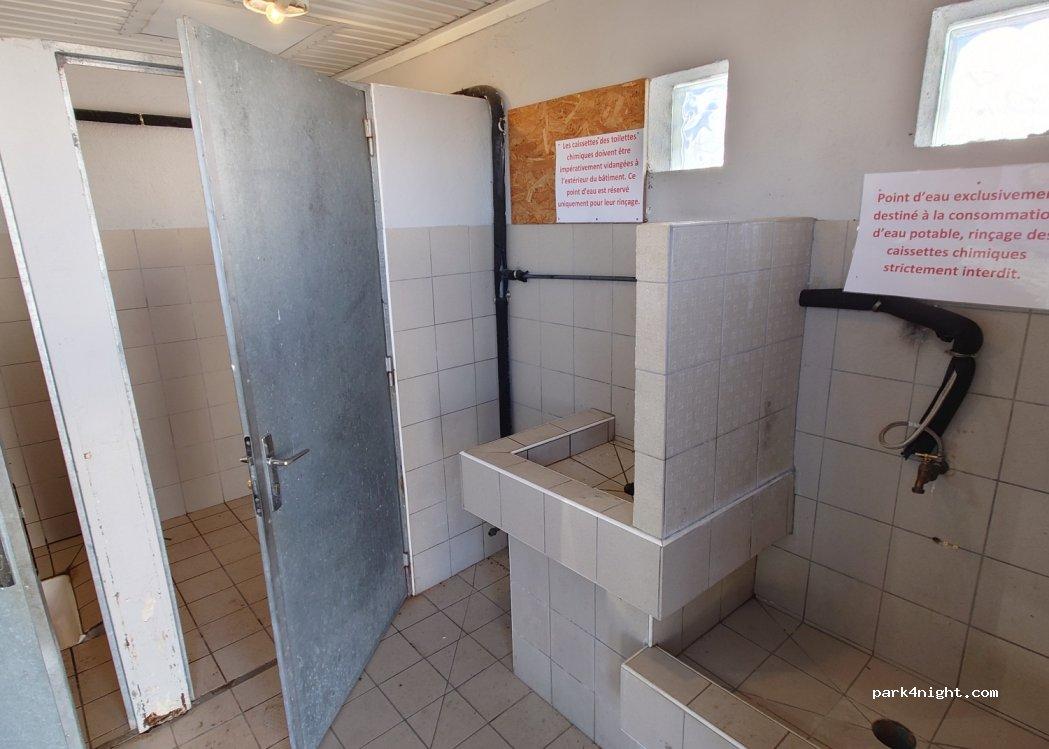 Área de autocaravanas de Arette Pierre ST Martín camper parkk - Foto 4