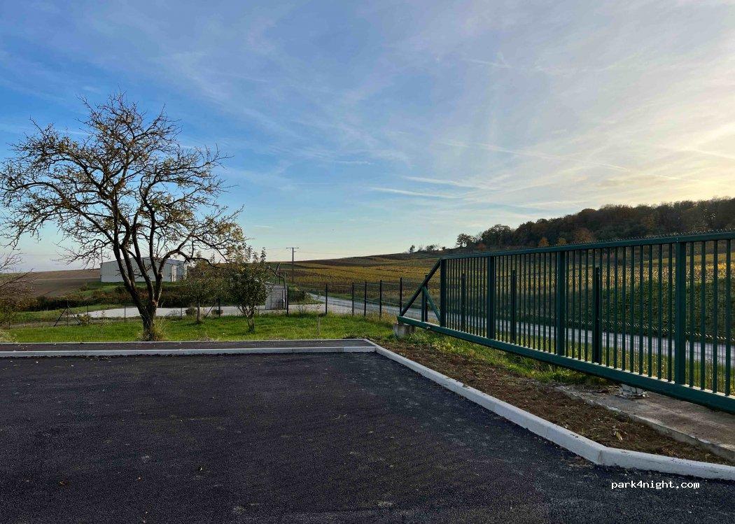 Aire de Camping-Car Trépail - Foto 5