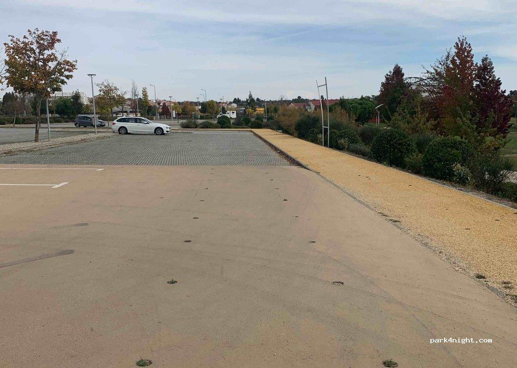 Parque Pernoita / Area de serviço Autocaravanas - Camper area - Foto 7