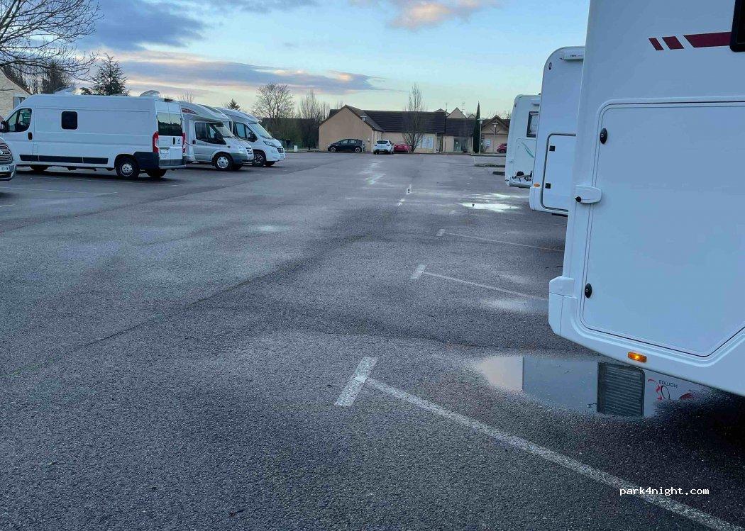 Camperplaats Givry - Foto 3