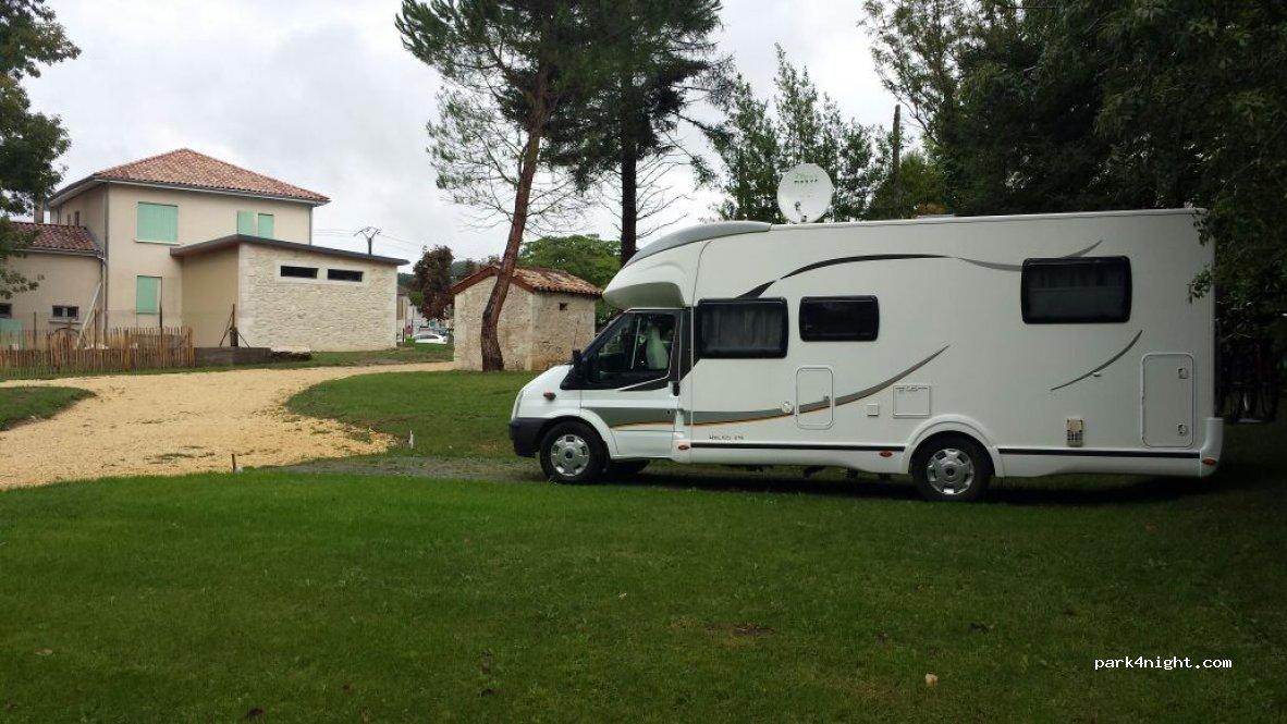 Aire Communale Camping Car - Foto 7