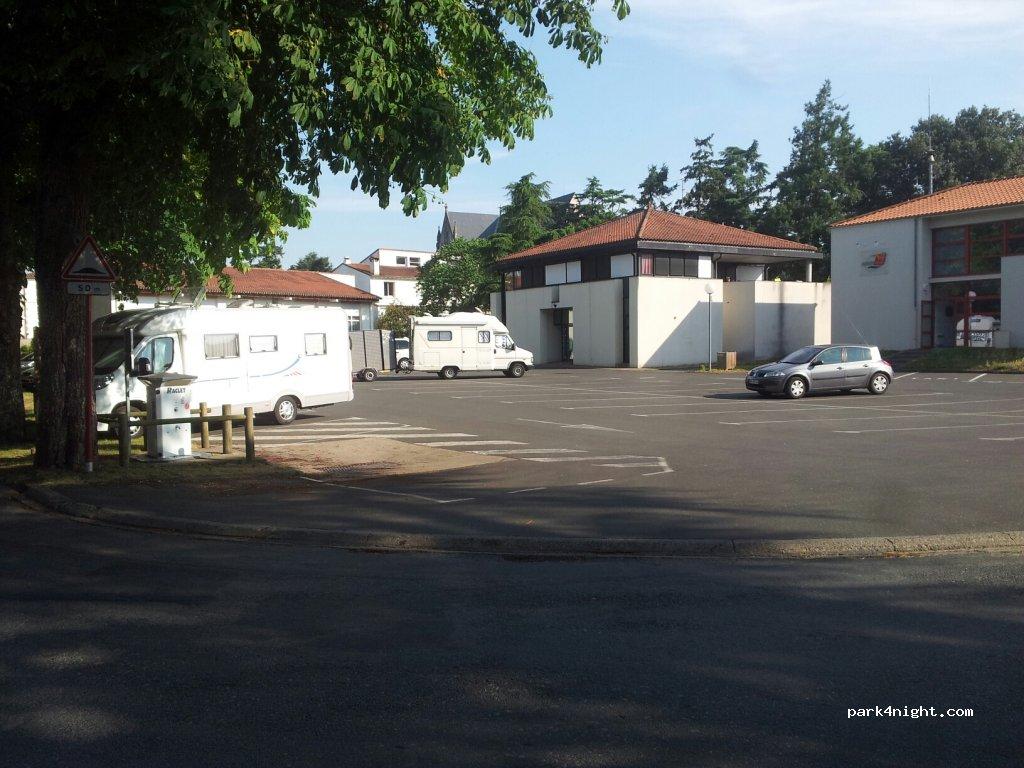 Aire de camping-car BOUSSAY - Foto 2