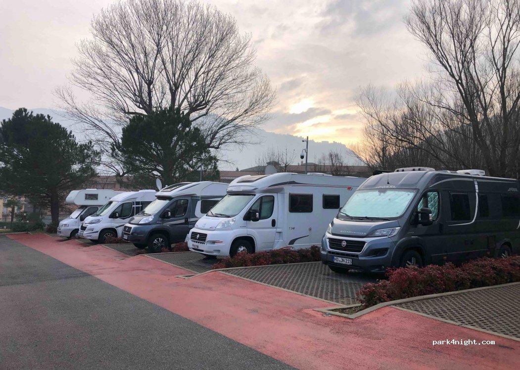 Area Sosta Camper - Tavernola - Foto 2