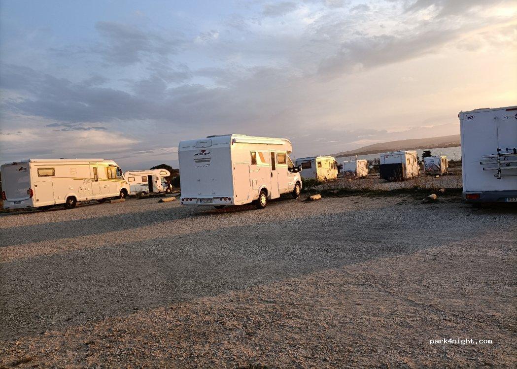 Aire camping-car Le Goulet - Leucate Village - Foto 2