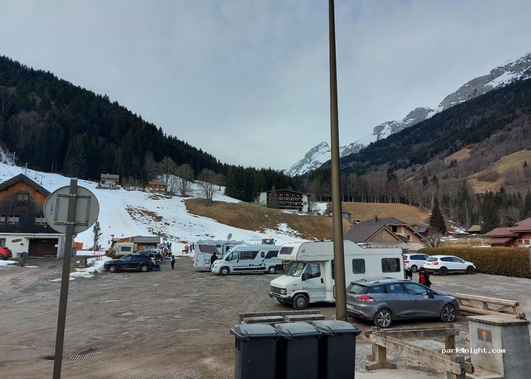 Aire de stationnement camping-car avec services - Foto 3