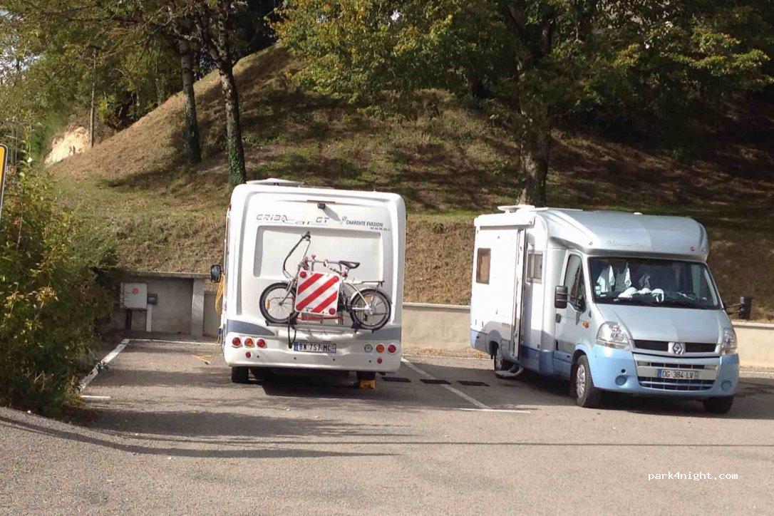 Aire de Camping-car RIEUPEYROUX - Foto 6